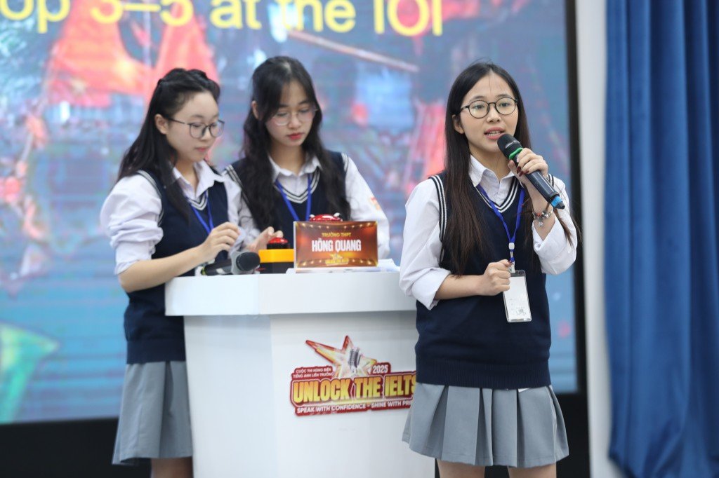 Trường THPT Hồng Quang giành giải Nhất hùng biện tiếng Anh