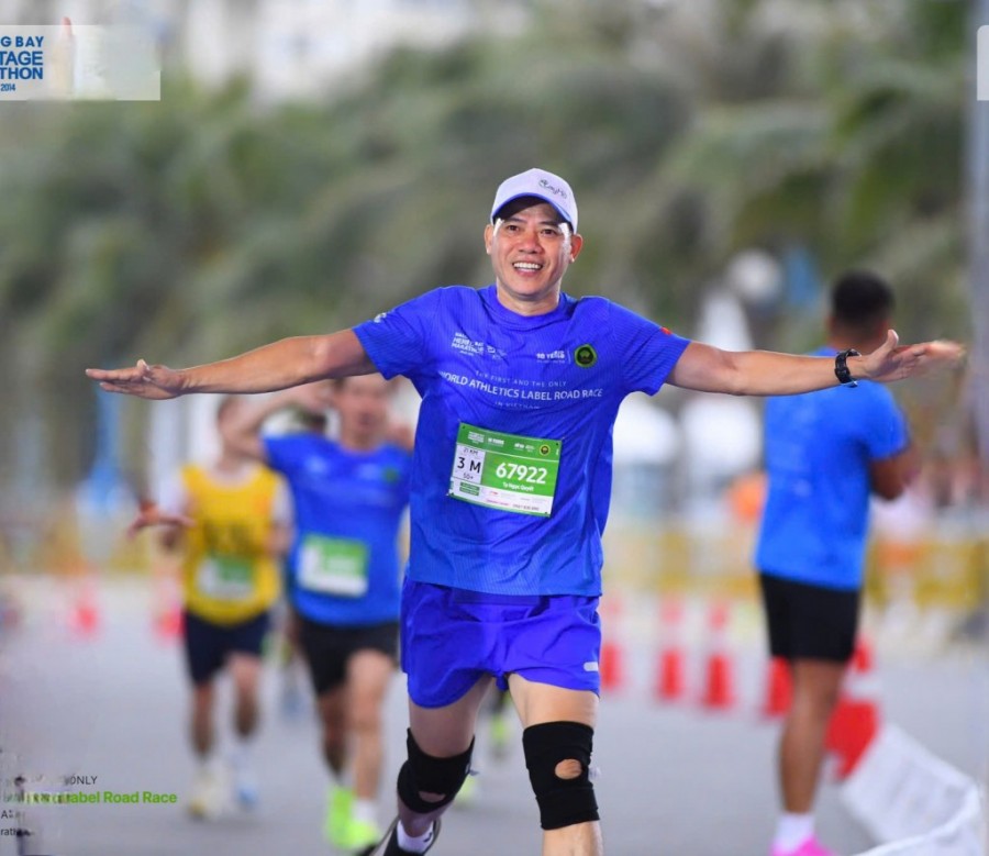 VĐV về đích tốp đầu lứa tuổi U50 cự ly 21km