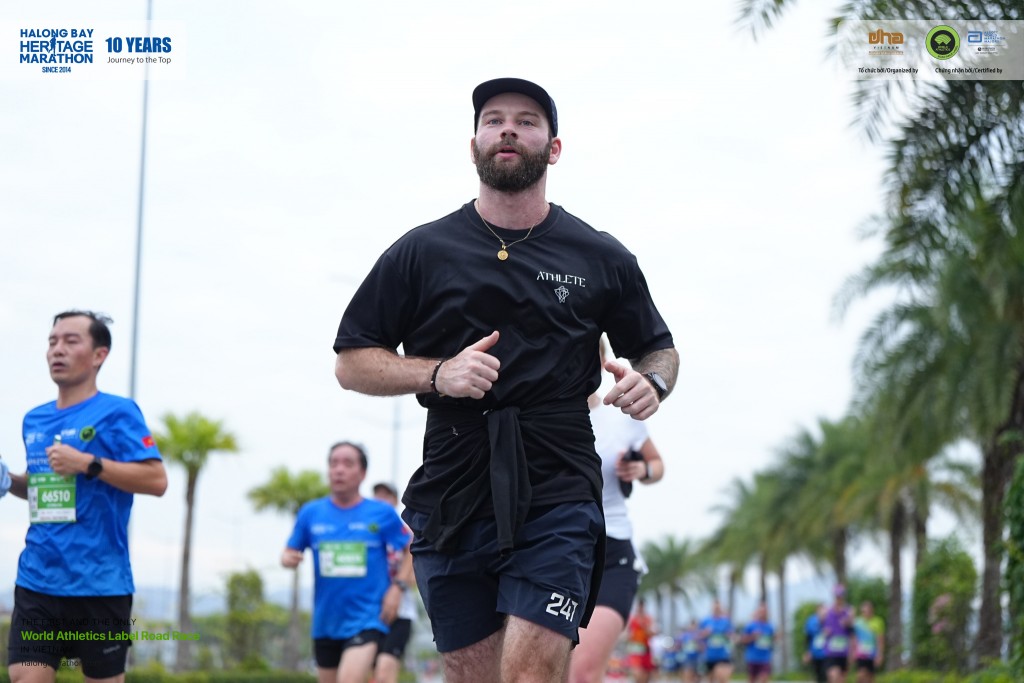 Giải chạy thu hút hơn 3200 VĐV quốc tế tham dự