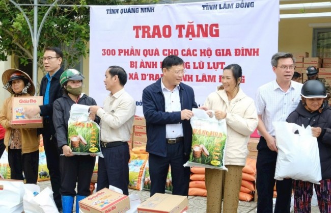 Quảng Ninh hỗ trợ 300 phần quà cho Nhân dân vùng lũ Lâm Đồng