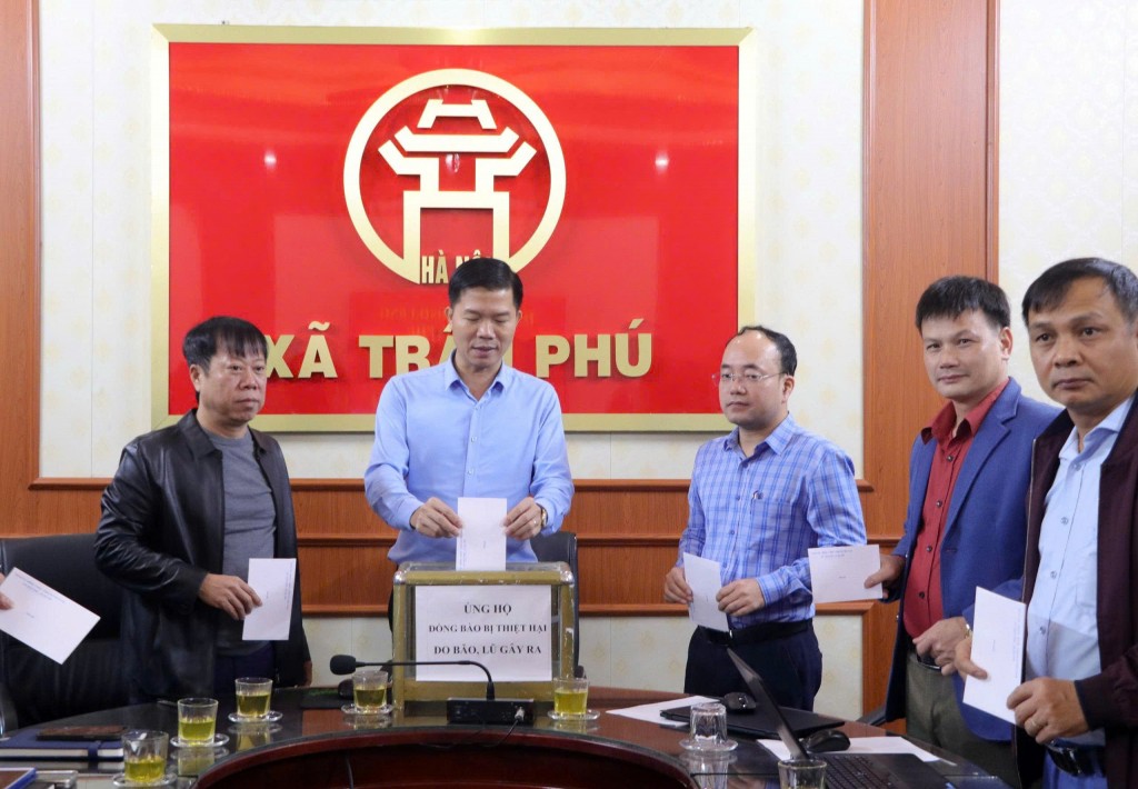 Lãnh đoạ xã Trần phú chung tay ủng hộ đồng bào miền Trung bị ảnh hưởng bởi lũ lụt