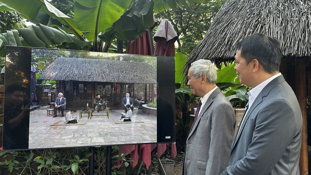 Trải nghiệm miễn phí “Việt Nam Diệu Sử” tại Văn Miếu – Quốc Tử Giám