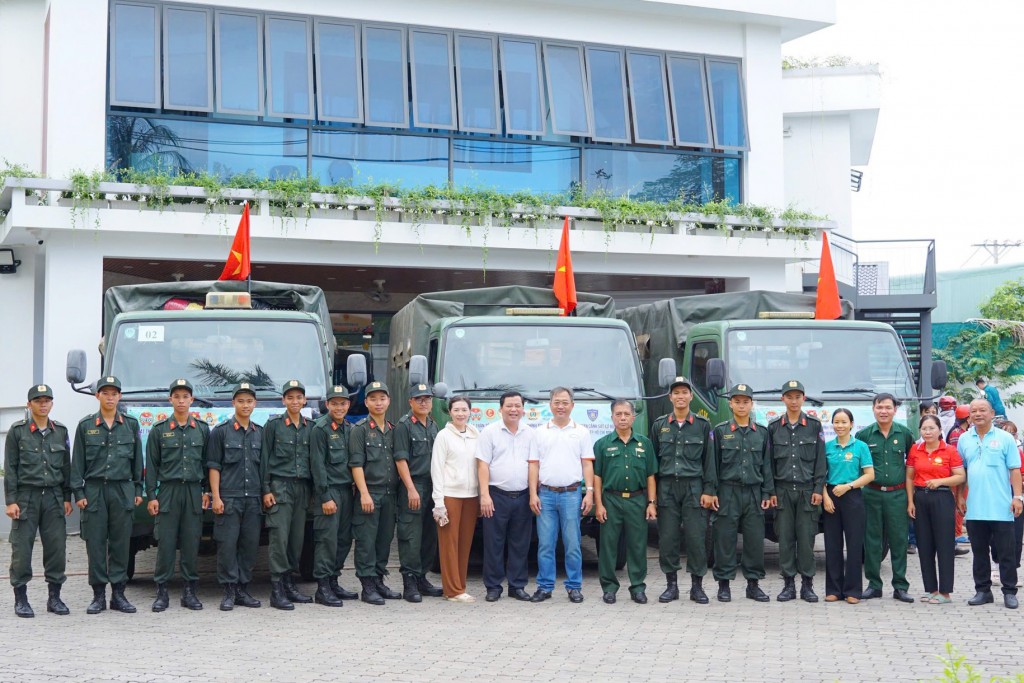 Lực lượng Cảnh sát cơ động tại Hà Nội và TP Hồ Chí Minh cùng hướng về miền Trung