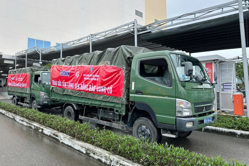 Lực lượng Cảnh sát cơ động tại Hà Nội và TP Hồ Chí Minh cùng hướng về miền Trung