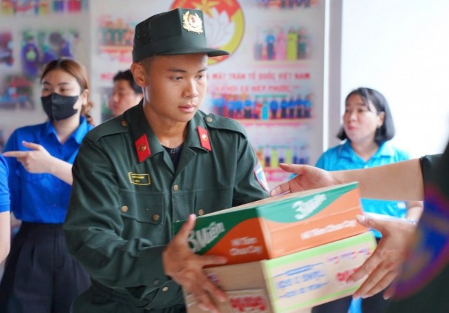 Lực lượng Cảnh sát cơ động tại Hà Nội và TP Hồ Chí Minh cùng hướng về miền Trung