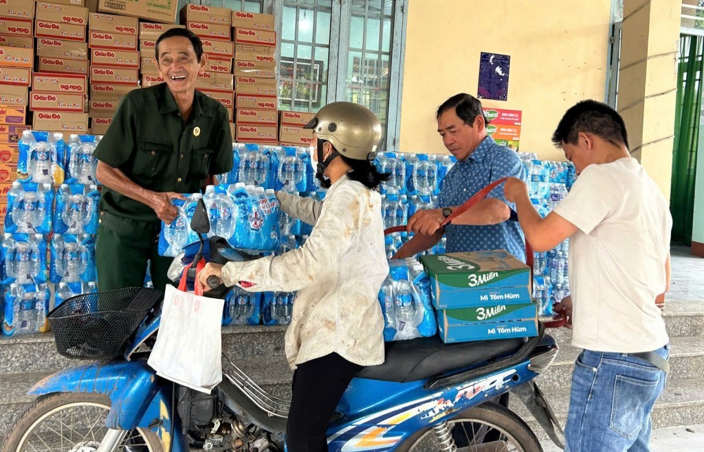 "Dòng chảy nghĩa tình" từ TP Hồ Chí Minh gửi về miền Trung