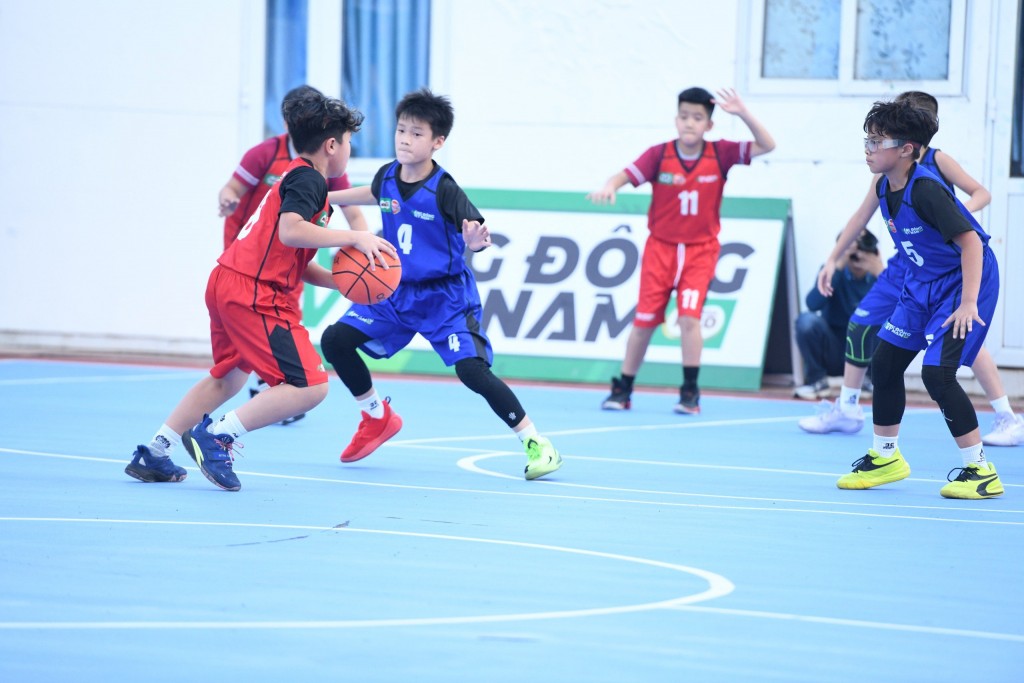 Đã tìm ra hai nhà vô địch của Giải Bóng rổ học sinh Tiểu học Hà Nội lần thứ XIX