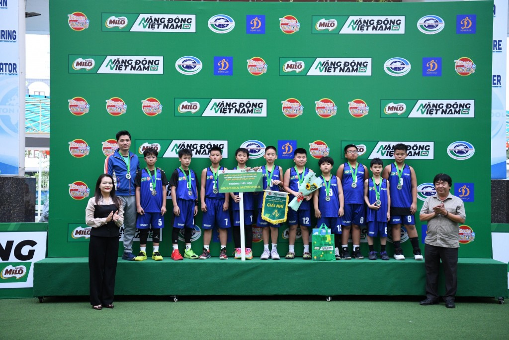 Đã tìm ra hai nhà vô địch của Giải Bóng rổ học sinh Tiểu học Hà Nội lần thứ XIX