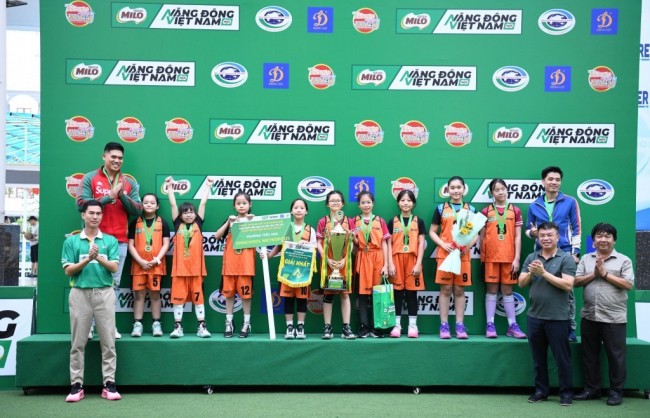 Đã tìm ra hai nhà vô địch của Giải Bóng rổ học sinh Tiểu học Hà Nội lần thứ XIX