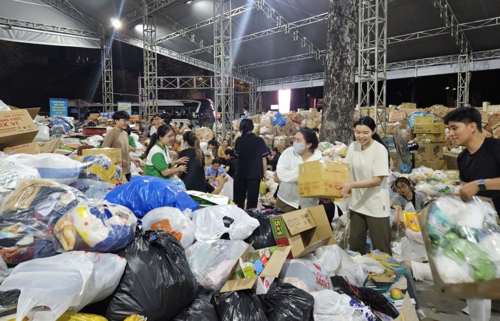 Người dân TP Hồ Chí Minh luôn hướng về miền Trung thân yêu