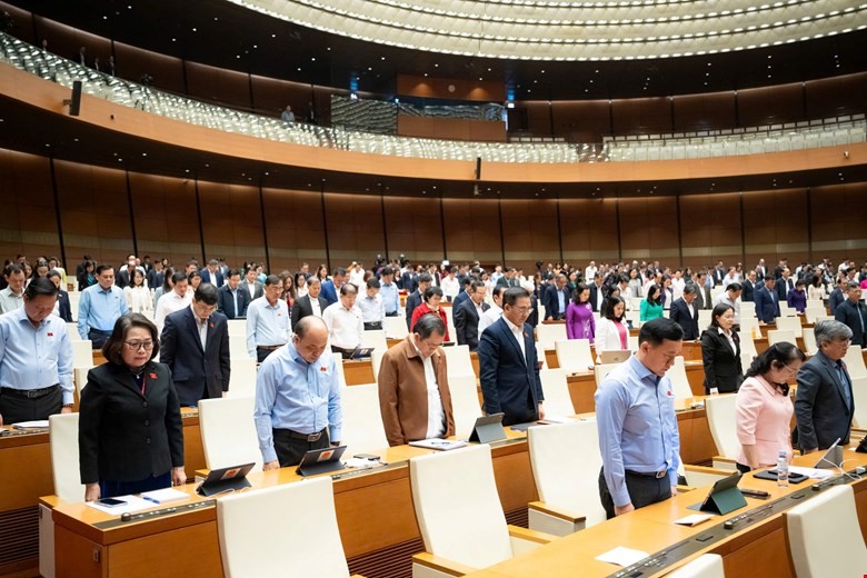 Quốc hội quyên góp ủng hộ đồng bào khắc phục thiên tai, bão lũ