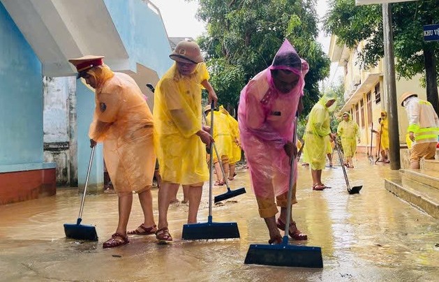 Gia Lai dốc toàn lực vệ sinh môi trường bệnh viện sau lũ
