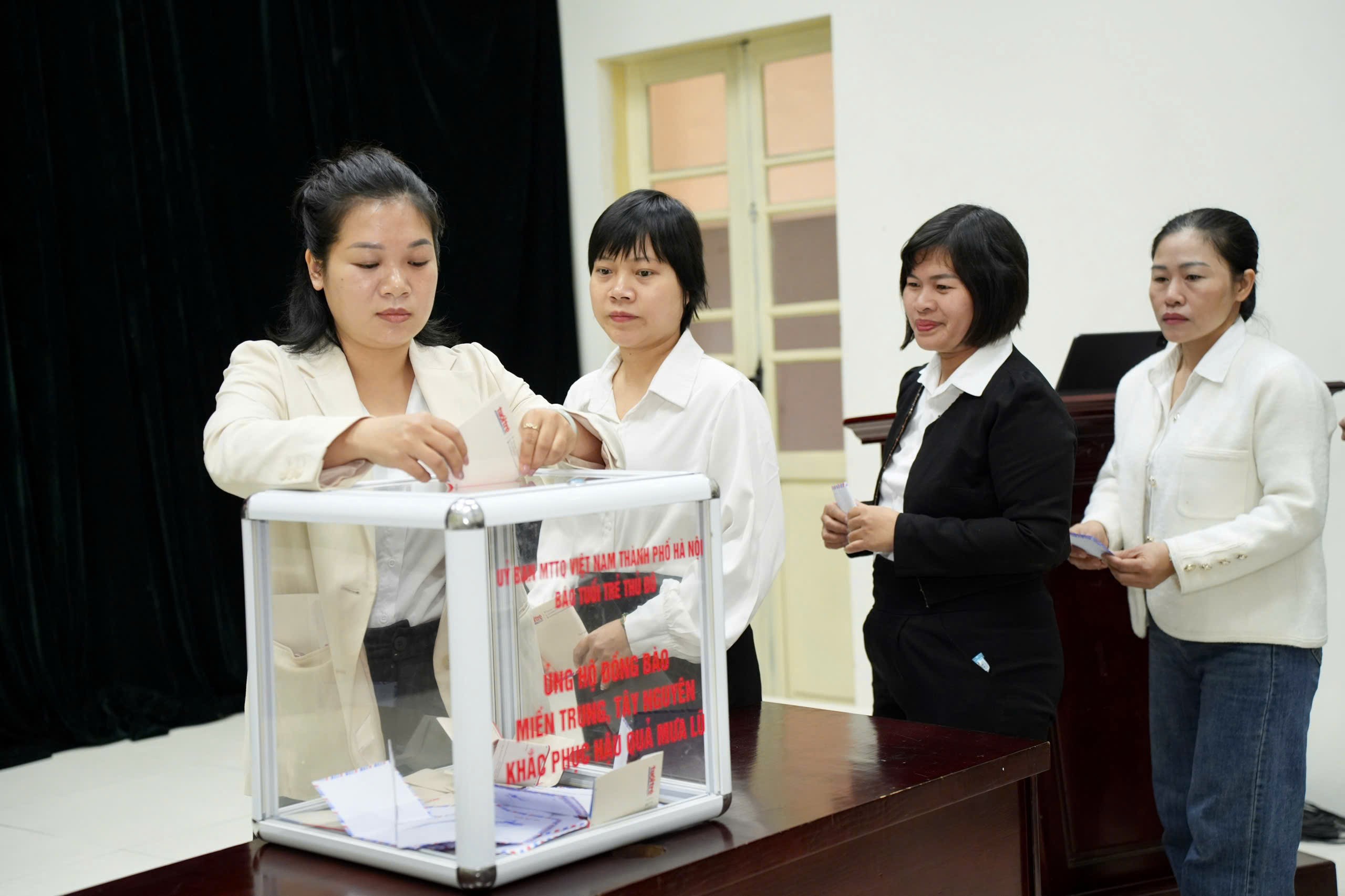 Báo Tuổi trẻ Thủ đô phát động ủng hộ đồng bào các tỉnh miền Trung