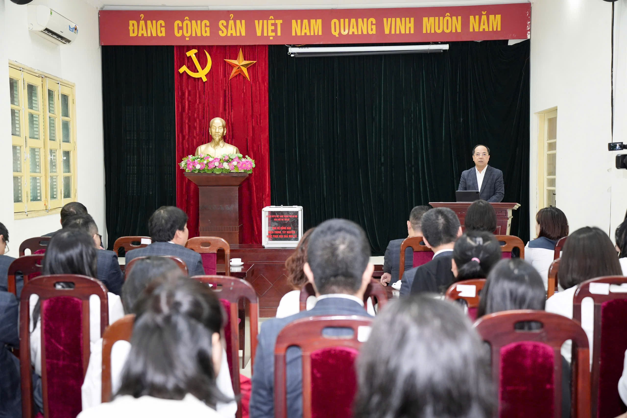 Báo Tuổi trẻ Thủ đô phát động ủng hộ đồng bào các tỉnh miền Trung