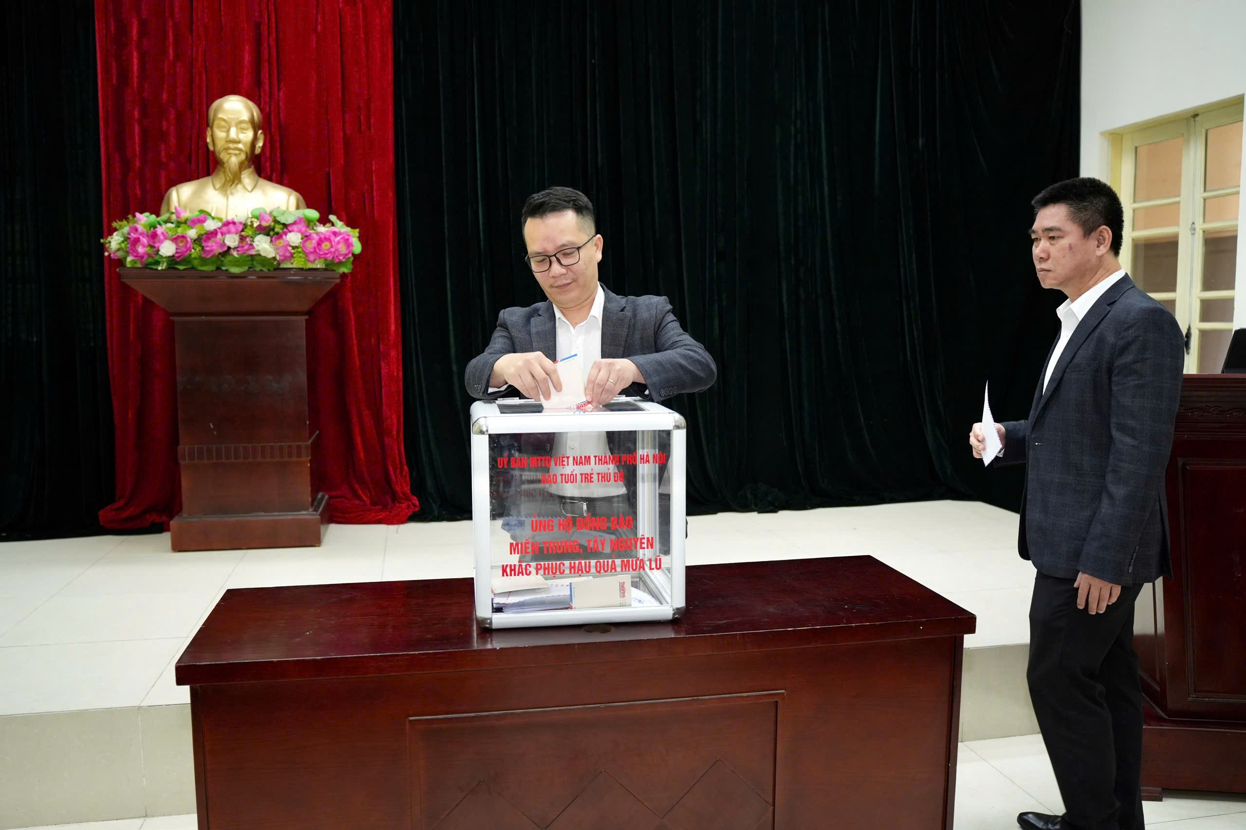 Báo Tuổi trẻ Thủ đô chung vai, sát cánh cùng đồng bào miền Trung