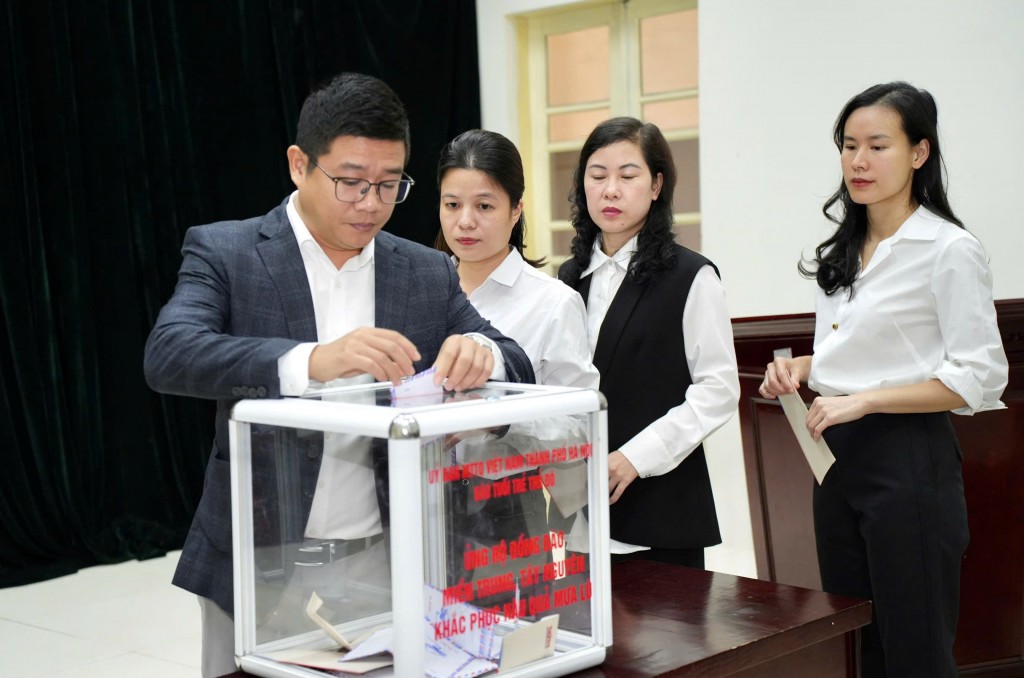 Báo Tuổi trẻ Thủ đô chung vai, sát cánh cùng đồng bào miền Trung