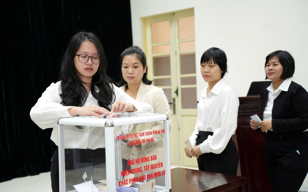 Báo Tuổi trẻ Thủ đô chung vai, sát cánh cùng đồng bào miền Trung