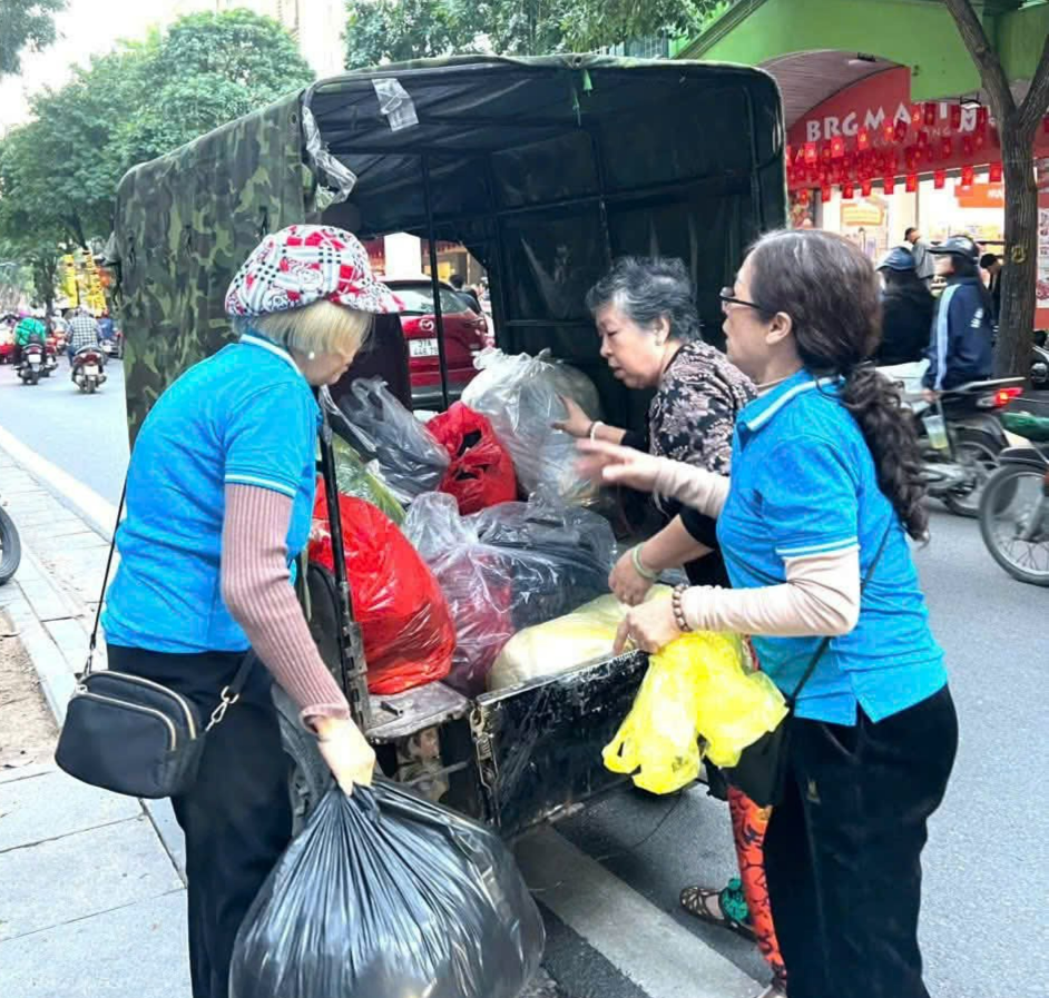 Phụ nữ Hà Nội 