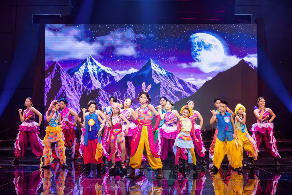 Tình yêu văn hóa Việt trong MV “Oẳn tù tì