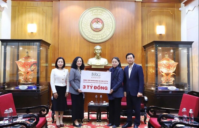 Tập đoàn BRG và SeABank trao 5 tỷ đồng ủng hộ đồng bào khắc phục hậu quả thiên tai