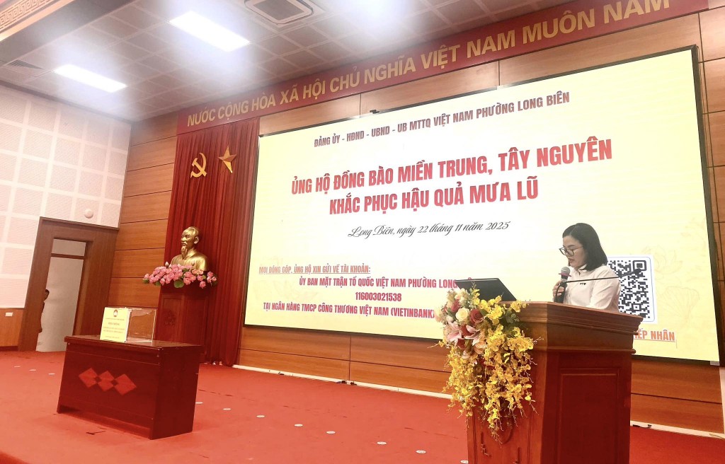 Phường Long Biên chung sức ủng hộ đồng bào vùng lũ miền Trung Phường Long Biên chung sức ủng hộ đồng bào vùng lũ miền Trung