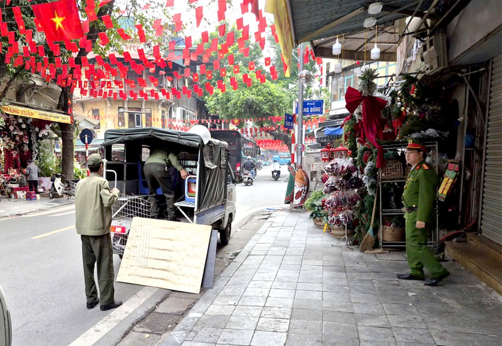 Lực lượng chức năng tăng cường tuần tra, kiên quyết xử lý các trường hợp vi phạm Lực lượng chức năng tăng cường tuần tra, kiên quyết xử lý các trường hợp vi phạm
