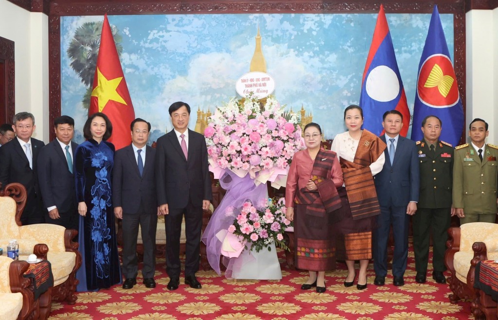 Lãnh đạo TP Hà Nội chúc mừng 50 năm Quốc khánh nước CHDCND Lào