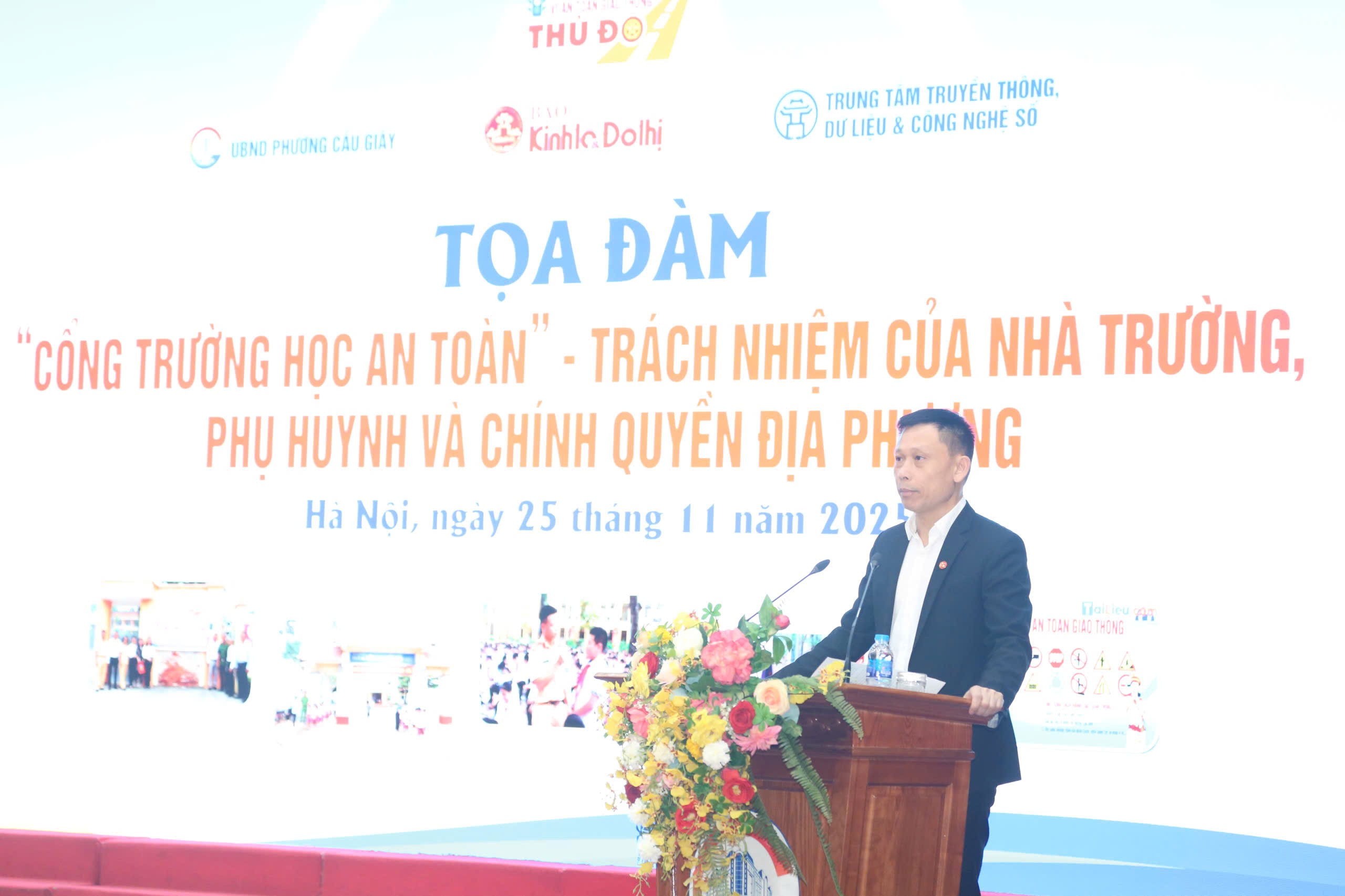 Cổng trường học an toàn - chỉ báo quan trọng của văn hóa giao thông Cổng trường học an toàn - chỉ báo quan trọng của văn hóa giao thông