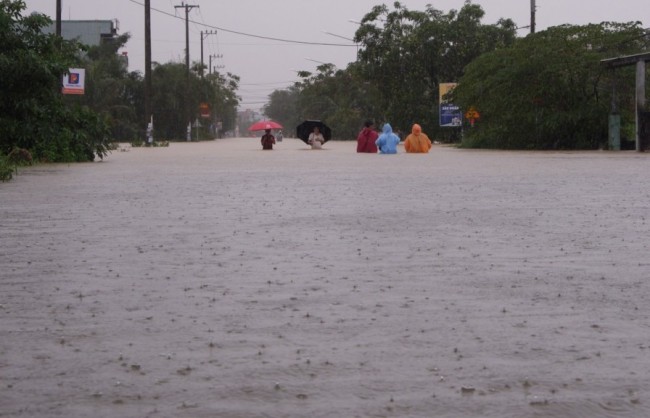 Áp thấp nhiệt đới đang hướng về Biển Đông