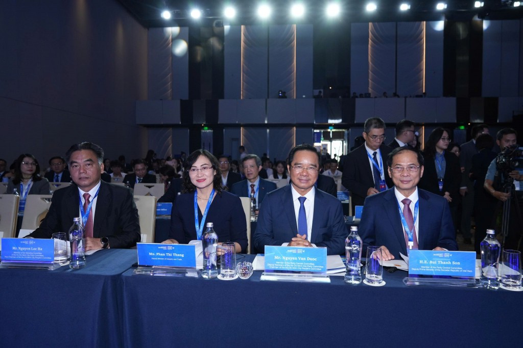 Lãnh đạo Chính phủ và TP Hồ Chí Minh Lãnh đạo Chính phủ và TP Hồ Chí Minh