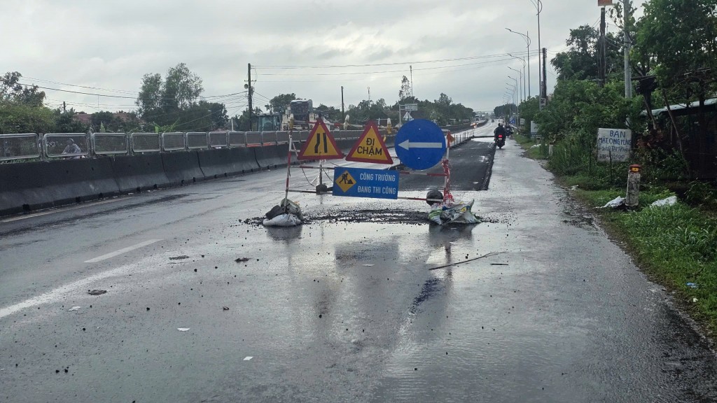 Sớm khắc phục mặt đường Quốc lộ 1 như ruộng cày qua miền Trung Sớm khắc phục mặt đường Quốc lộ 1 như ruộng cày qua miền Trung