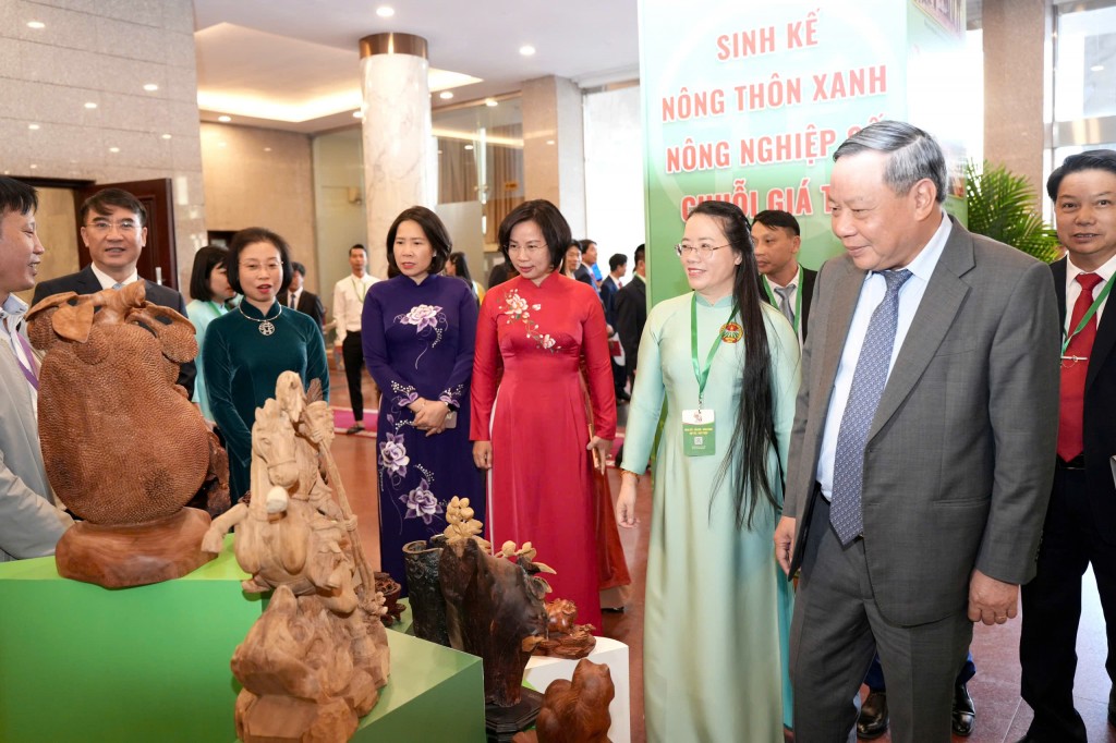 Xây dựng người nông dân Thủ đô thời kỳ mới có tri thức, bản lĩnh, làm chủ công nghệ số