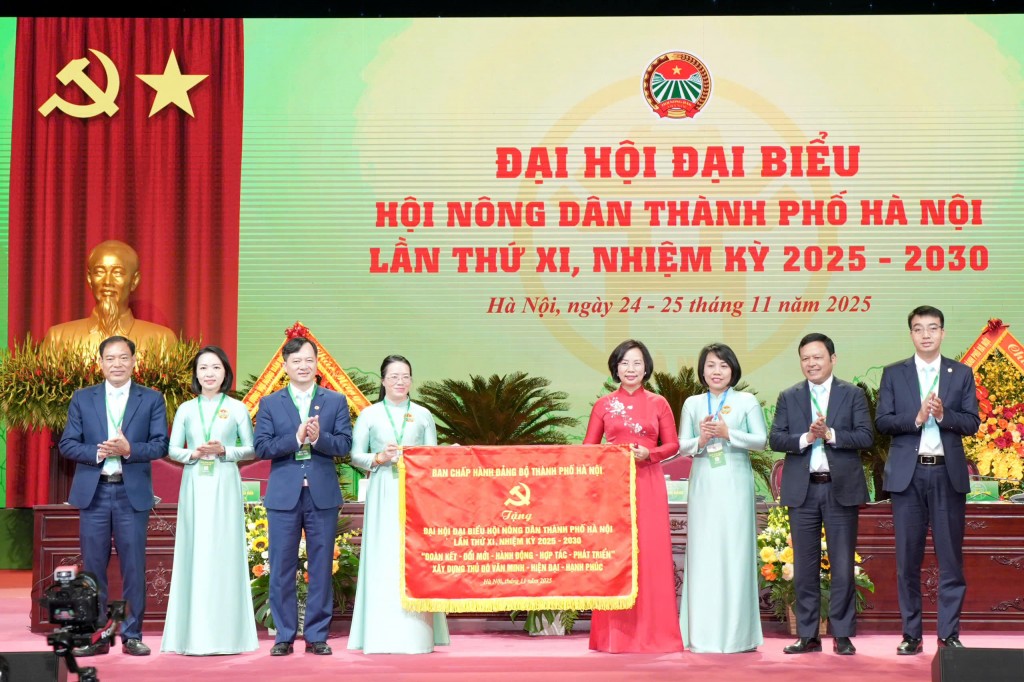 Xây dựng người nông dân Thủ đô thời kỳ mới có tri thức, bản lĩnh, làm chủ công nghệ số