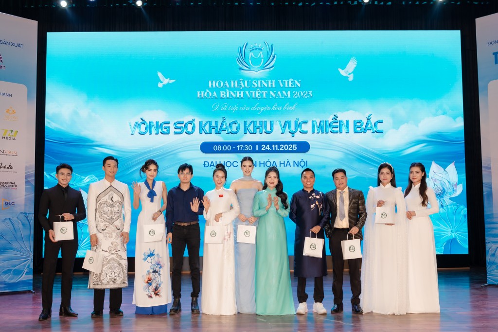 Ban Giám khảo của cuộc thi Ban Giám khảo của cuộc thi