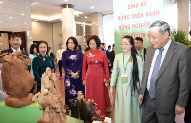 Nông dân Thủ đô làm chủ công nghệ số