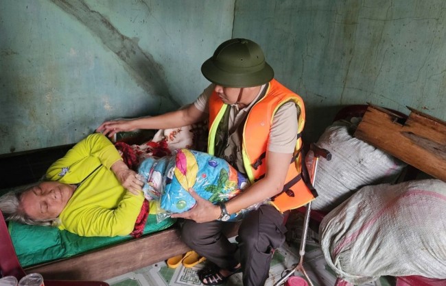 Đắk Lắk: Ấm áp tình người sau cơn lũ dữ