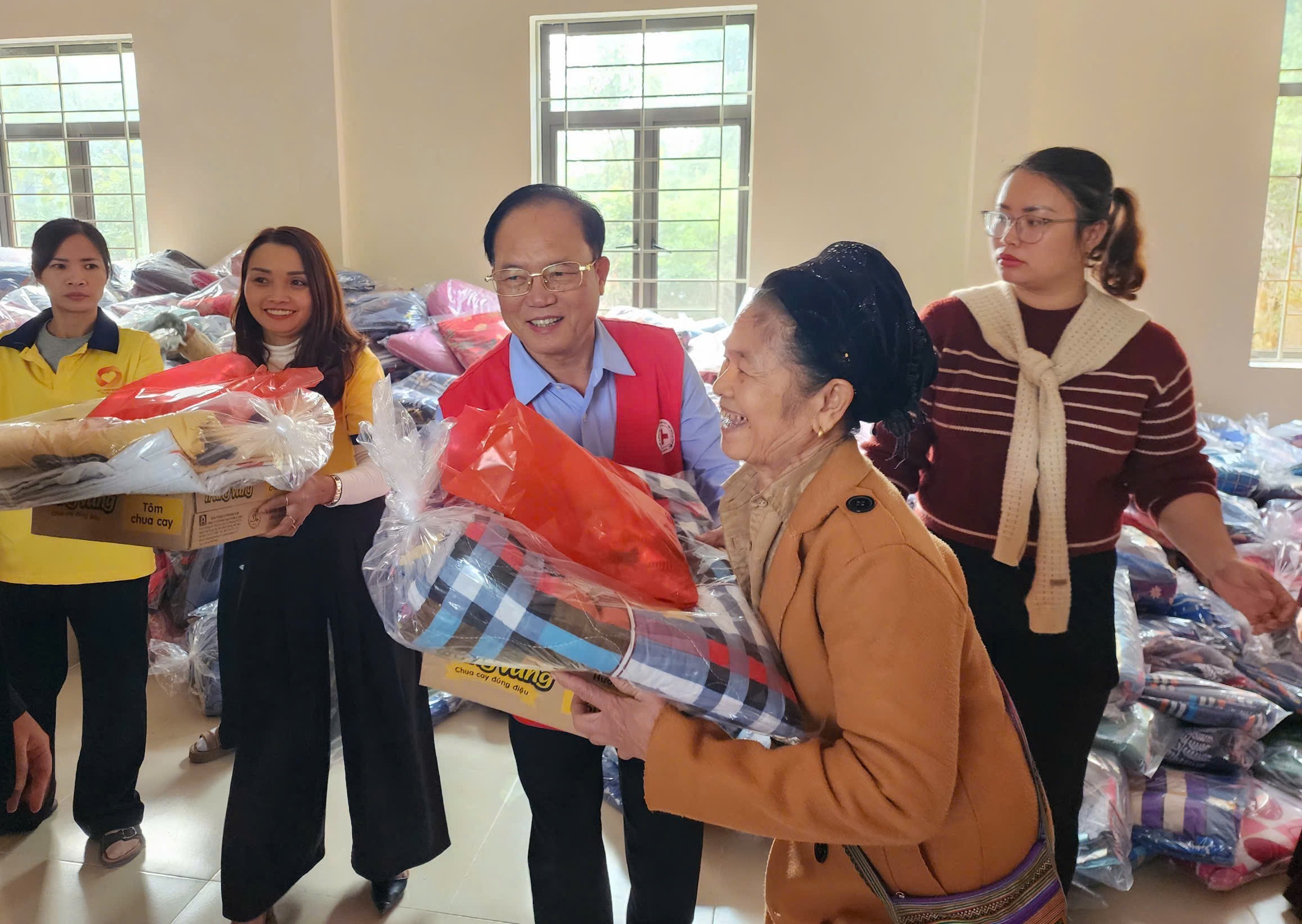 Nghĩa tình Hà Nội gửi miền Trung và Tây Nguyên