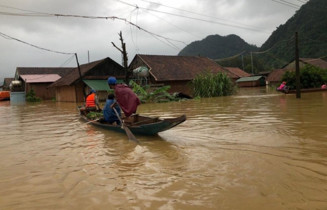 Khẩn trương giải quyết chính sách, chi trả bảo hiểm cho người dân, doanh nghiệp chịu ảnh hưởng bởi lũ lụt