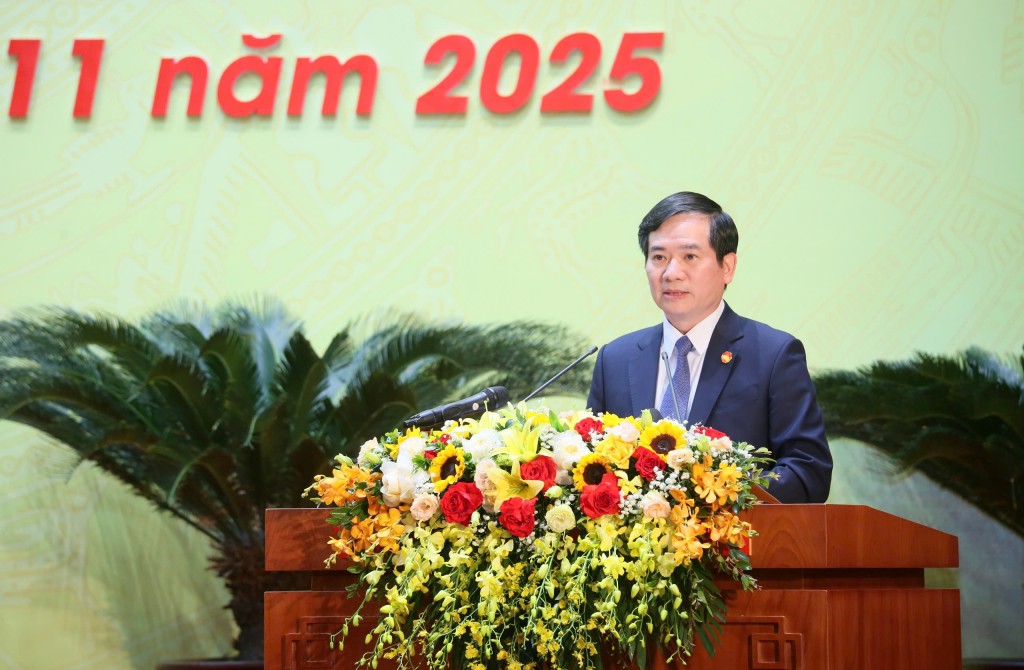 Đồng chí Vũ Quyết Tiến, Phó Bí thư Tỉnh uỷ, Chủ tịch Uỷ ban MTTQ tỉnh phát biểu khai mạc Đại hội.