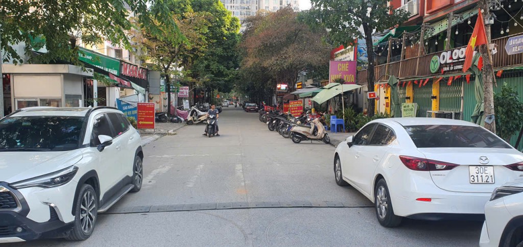 Nhiều người ở gần hiện trường khi kể lại sự việc vẫn chưa hết bàng hoàng, kinh sợ