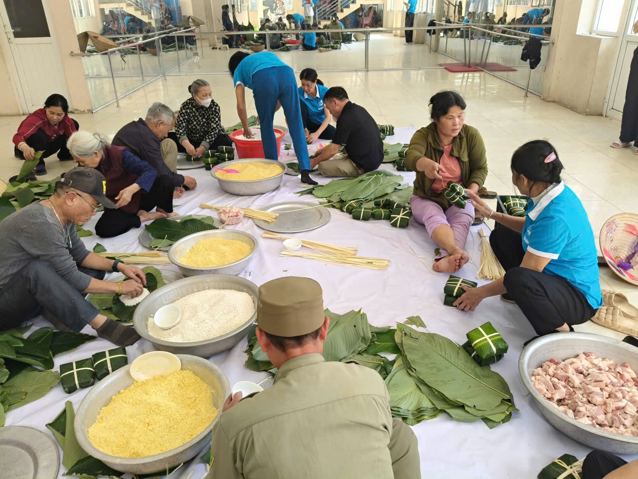 Gói ghém yêu thương, nối dài nghĩa tình Hà Nội