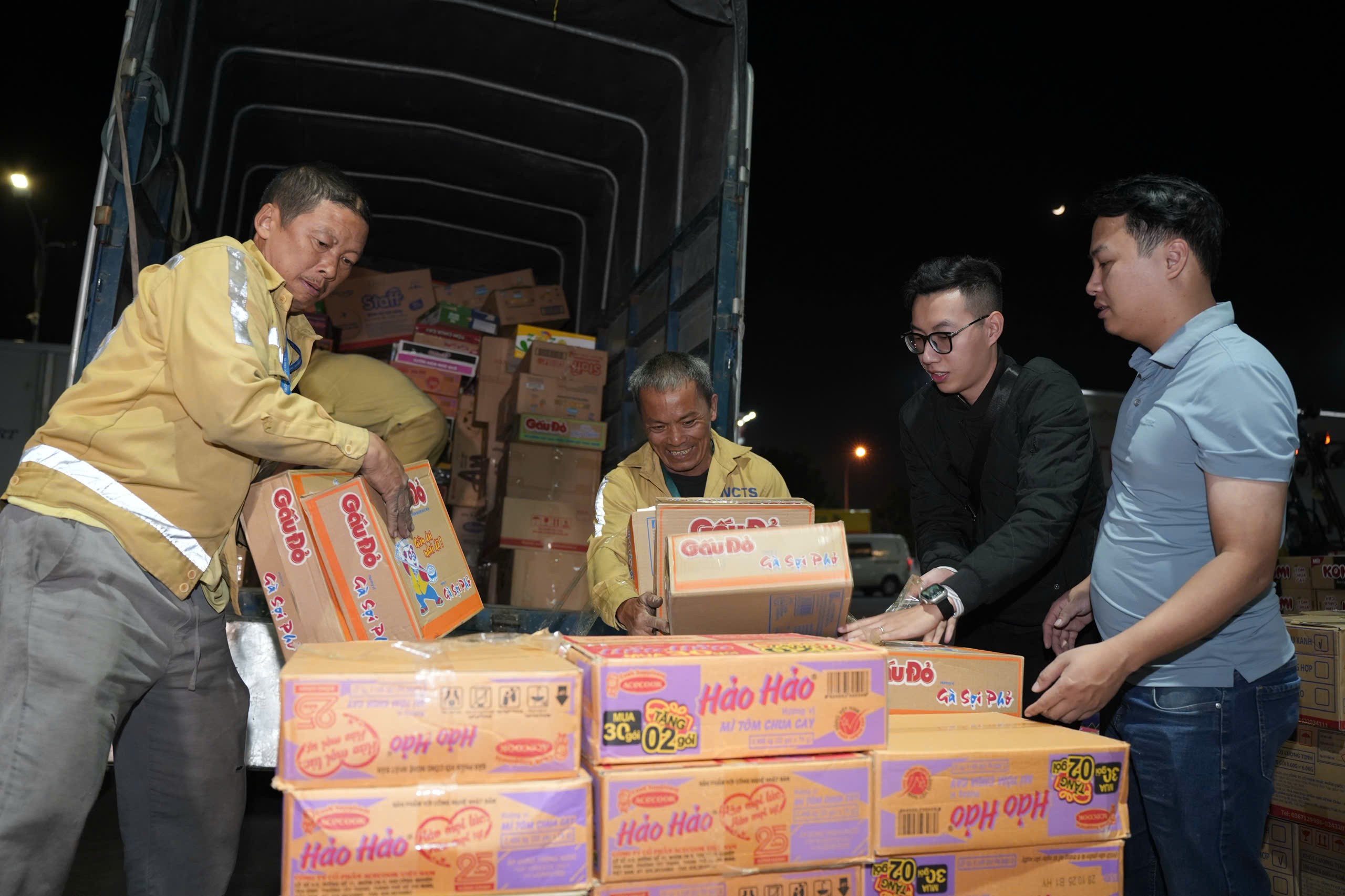 Gói ghém yêu thương, nối dài nghĩa tình Hà Nội