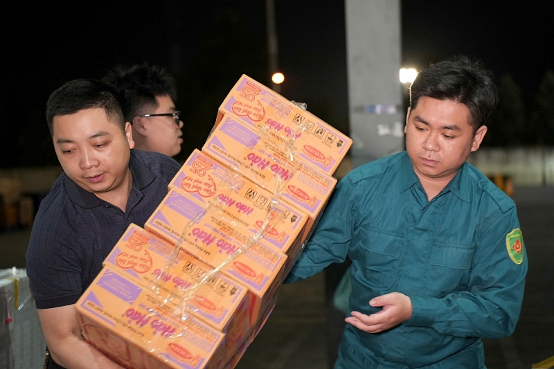 Nhân dân Thủ đô hướng về đồng bào miền Trung - Tây Nguyên