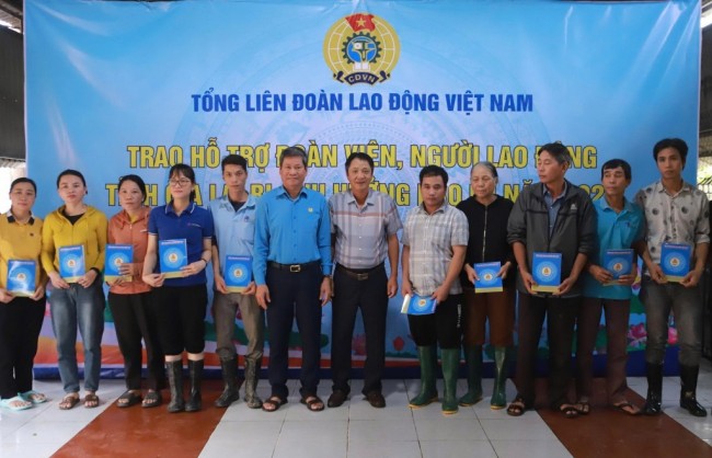 Công đoàn hỗ trợ khẩn cấp hơn 1,5 tỉ đồng giúp người lao động Gia Lai gượng dậy sau thiên tai