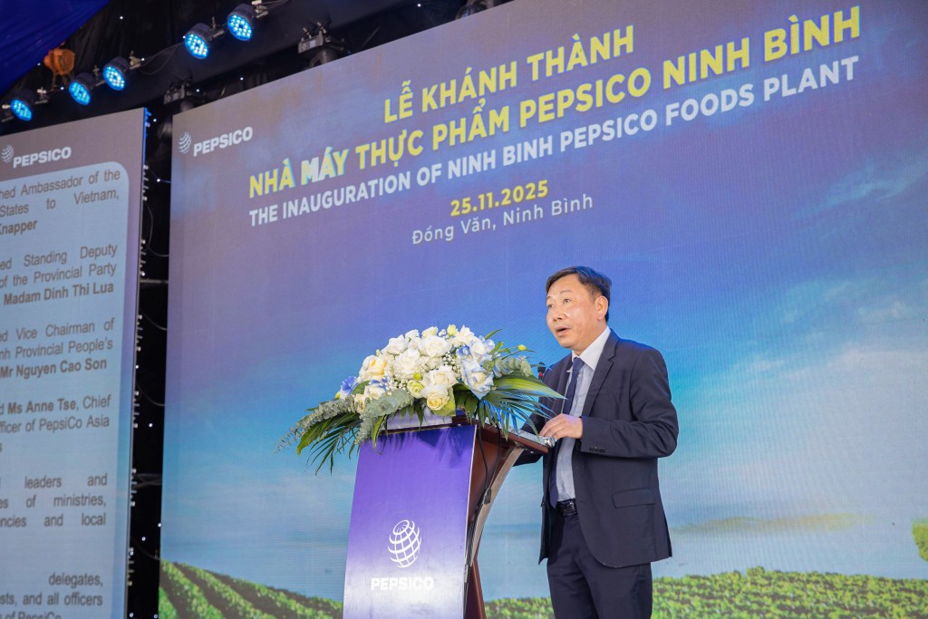 ông Hoàng Trung, Thứ trưởng Bộ Nông Nghiệp & Môi trường