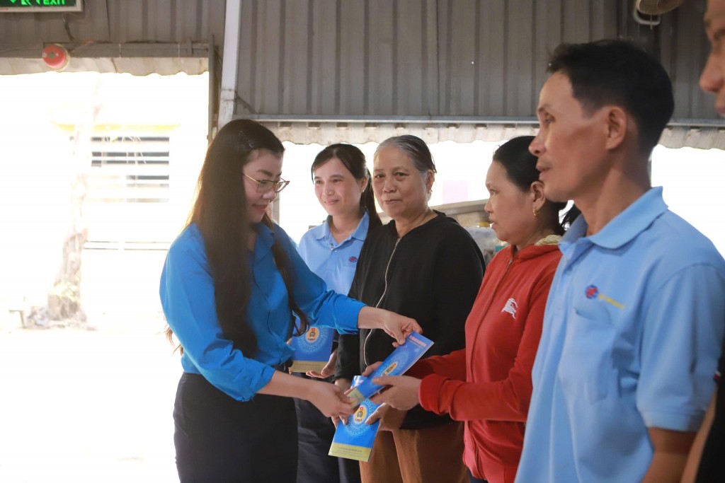 Công đoàn hỗ trợ khẩn cấp hơn 1,5 tỉ đồng giúp người lao động Gia Lai gượng dậy sau thiên tai