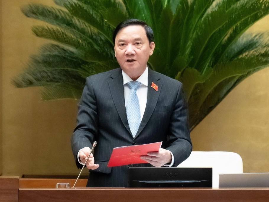 Quốc hội biểu quyết thông qua 4 luật