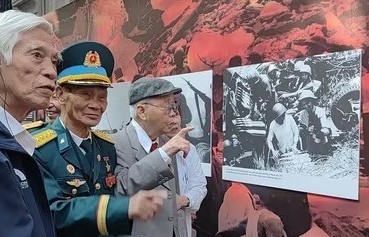 "Khát vọng hòa bình" tái hiện hình ảnh những ngày Hà Nội rực lửa