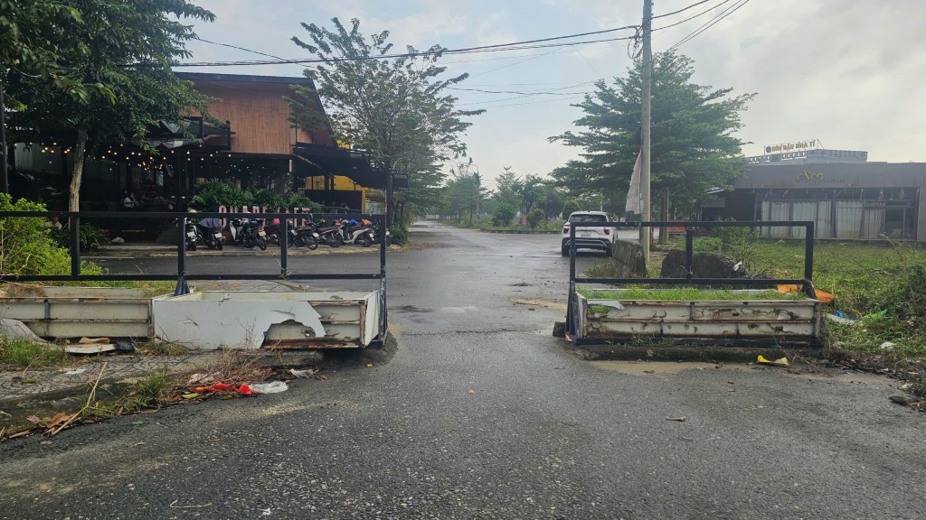 Bất cập nút giao cấm ô tô rẽ phải cạnh trạm BOT An Thắng Bất cập nút giao cấm ô tô rẽ phải cạnh trạm BOT An Thắng