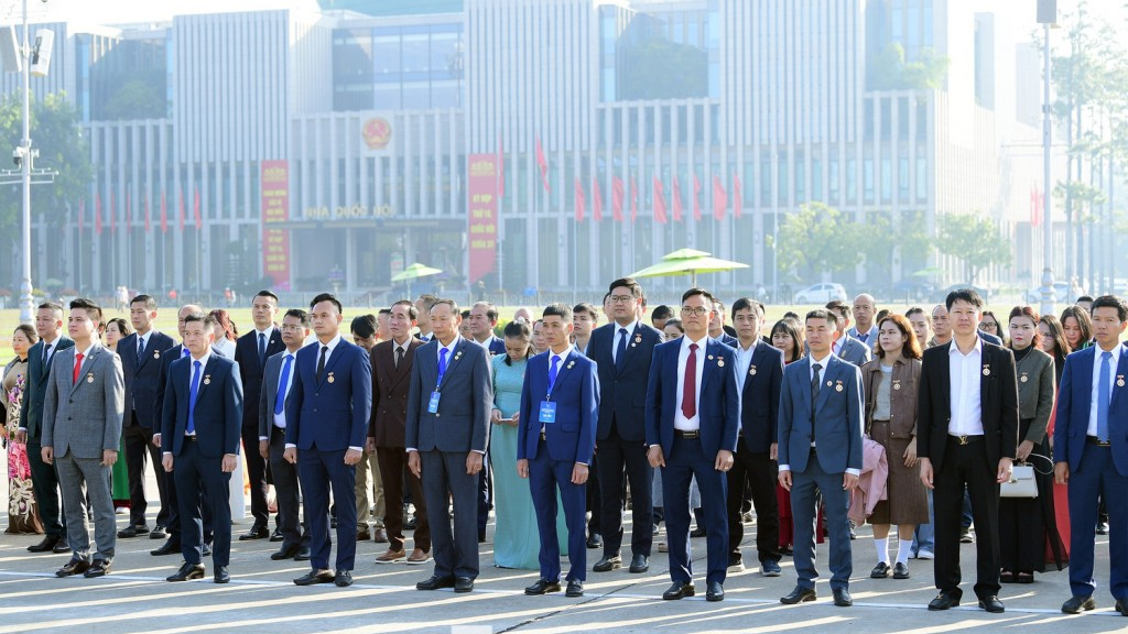 Đoàn đại biểu tham dự Đoàn đại biểu tham dự